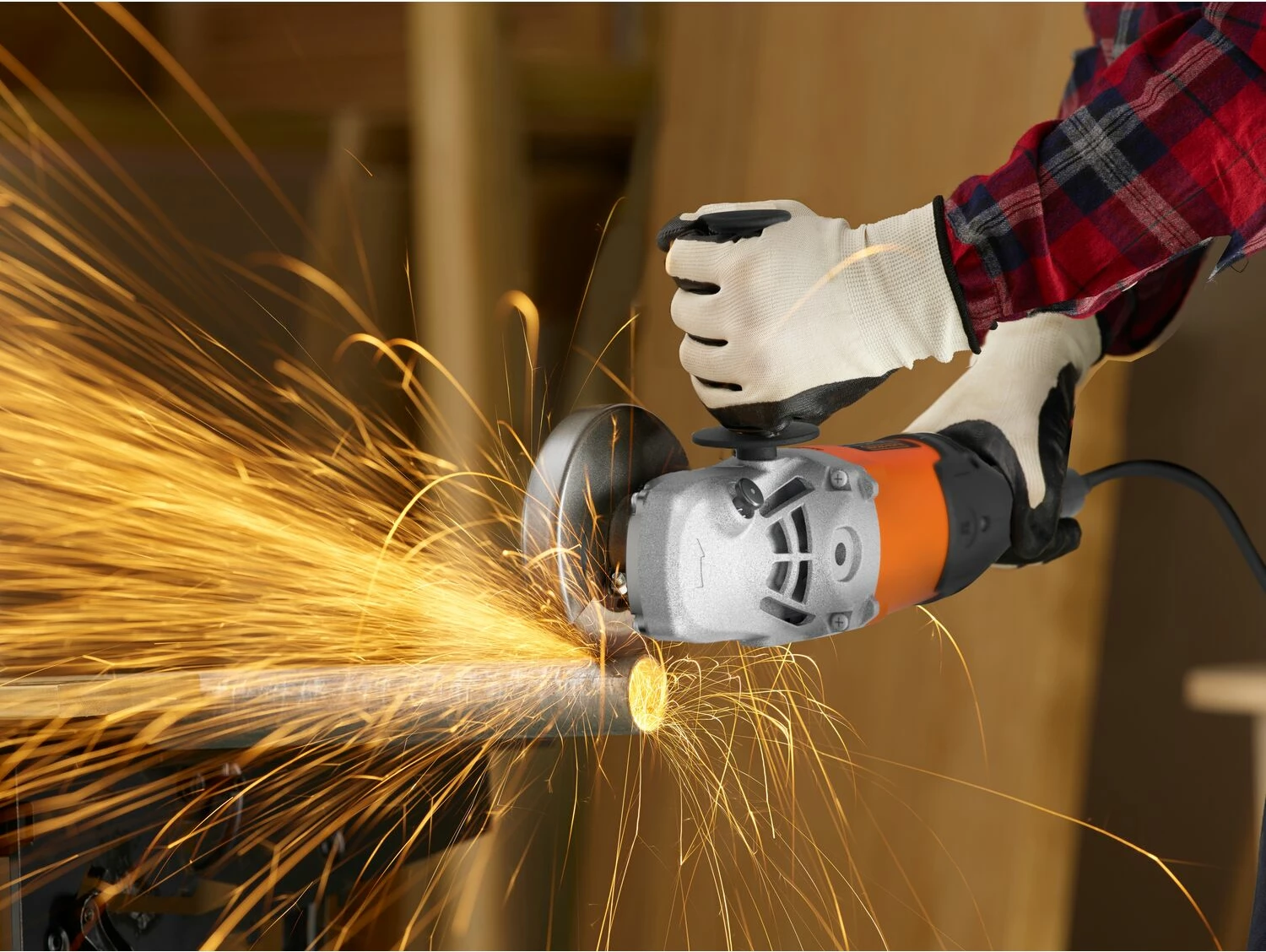 Brusilëse këndore Black&Decker BDGL2223 2200W 230mm