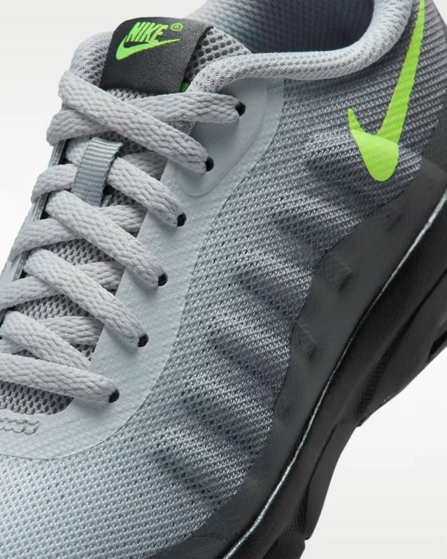 Atlete Nike Air Max Invigor CD1515-004, të zeza [Madhësia: 40.5]