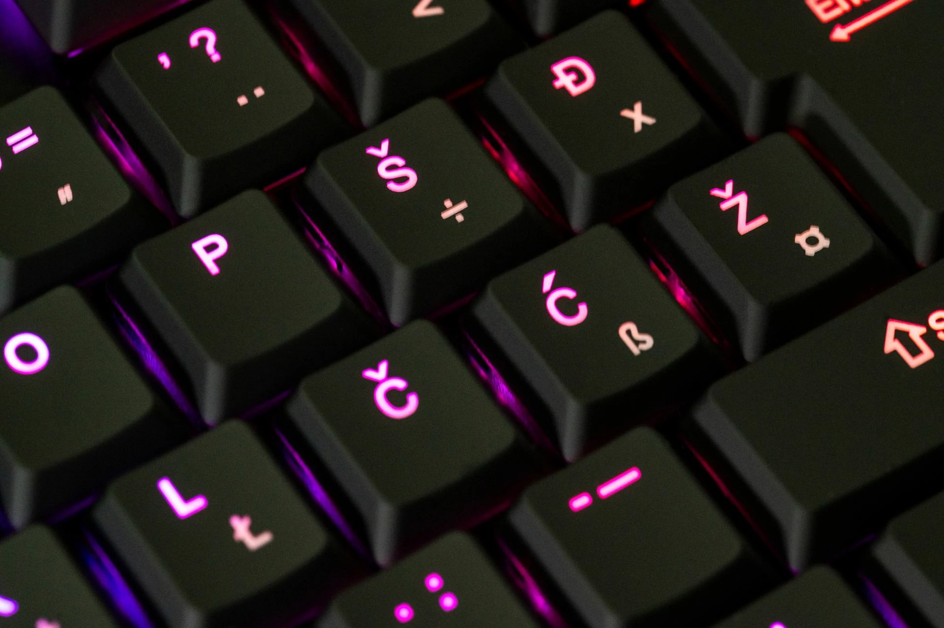 Tastierë mekanike Redragon Horus K619 RGB me kabllo, switch të kuq, layout SLO/HR, e zezë