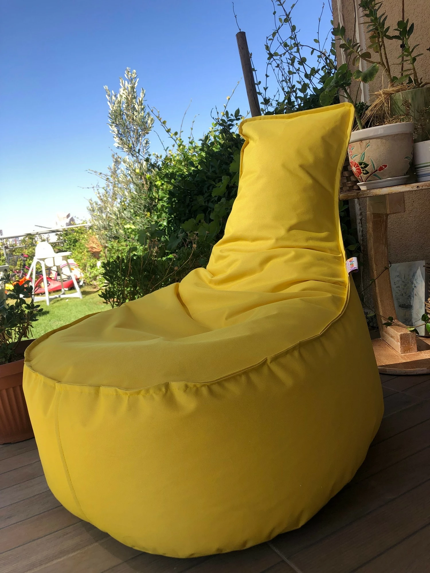 Qese ulëse e verdhë, Atelier del Sofa, Aktif