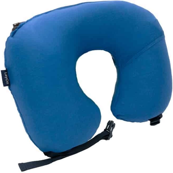 jastëk udhëtimi LayOn Travel Pillow, ergonomik, me xhep, 25×14×12 cm, blu