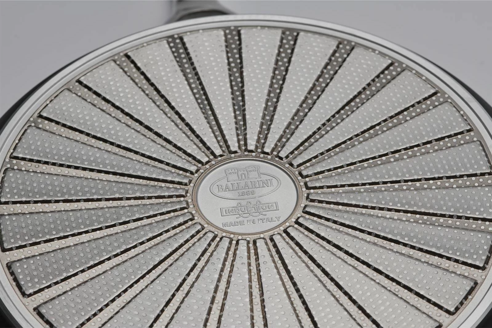 Tigan Ballarini Alba 24 cm, non-stick Keravis TI-X me titan, për induksion, i zi