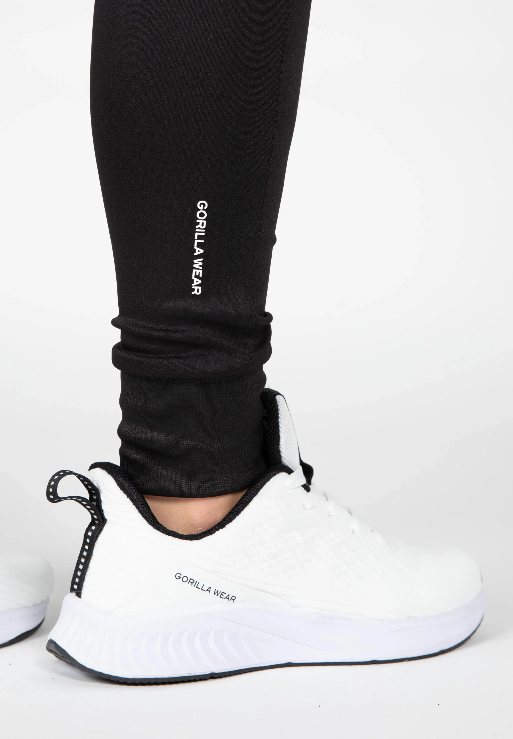 Rochelle Track Pants - Black [Madhësia: XS]