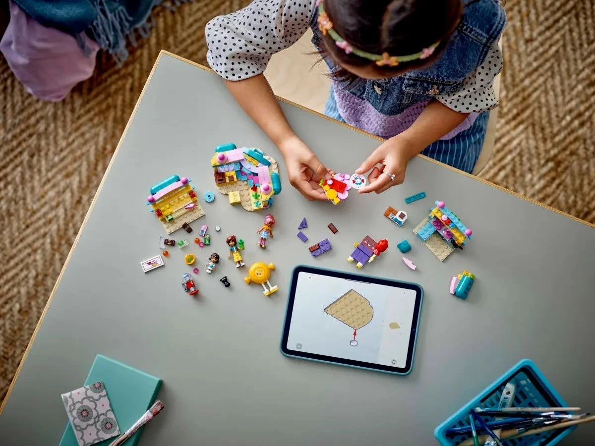 Lego Friends 42649 Heartlake City Candy Store