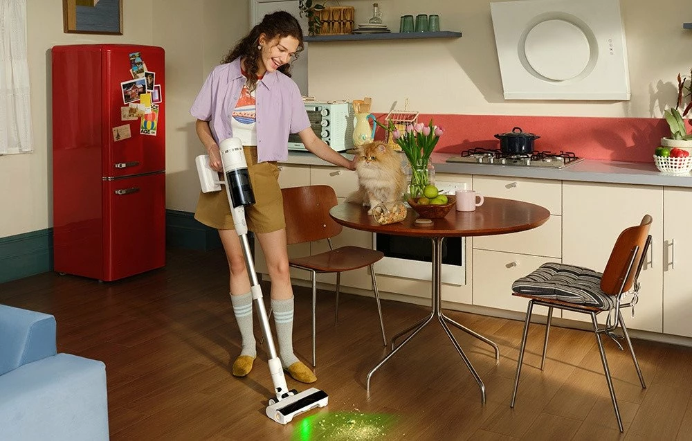 Fshesë me bateri vertikale Roborock H60 Hub, 115AW, 60min, HEPA H13, stacion me zbrazje automatike, e bardhë, set