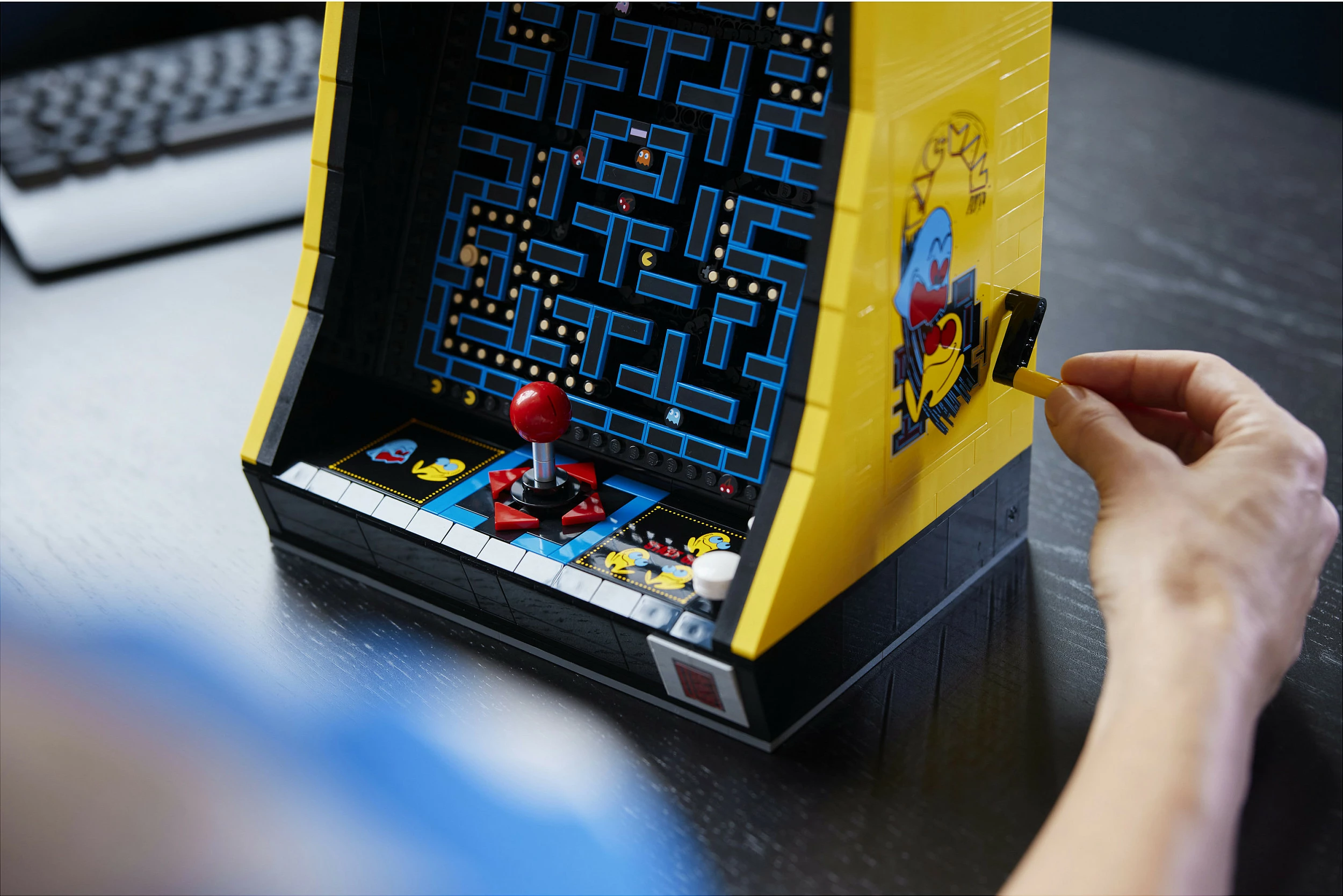 Set ndërtimi LEGO Icons PAC-MAN Arcade 10323, 2651 pjesë, multikolor