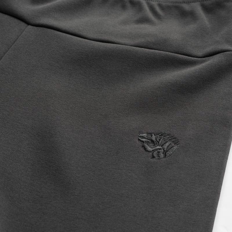 Hellonke për femra Iguana, të zeza