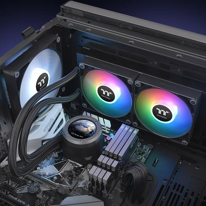 Ftohës uji Thermaltake TH240 V2 Ultra ARGB, 240mm, dy ventilatorë, ndriçim RGB, i zi