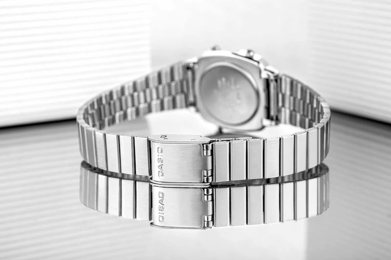 Orë dore digjitale për femra CASIO, argjend