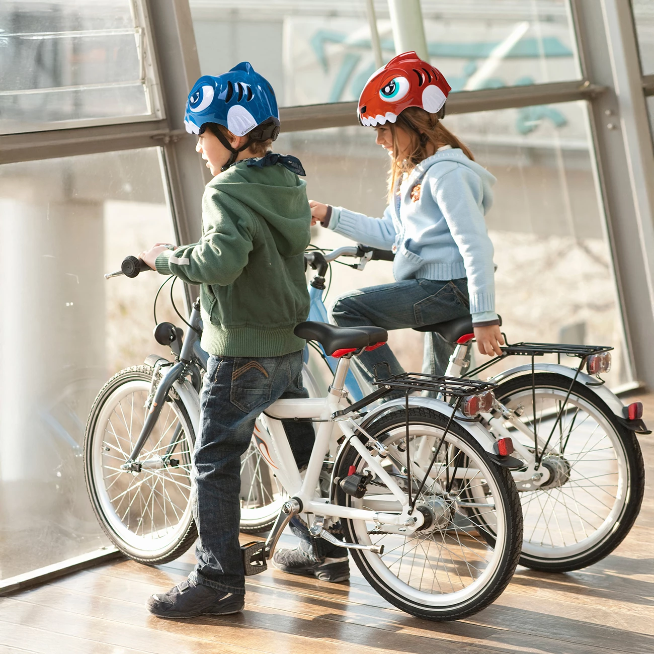 Helmetë biçiklete fëmijësh, Wozinsky HT-62C, S (52-56 cm), rregullim 360°, 250 g, dizajn dinosaur, e kuqe