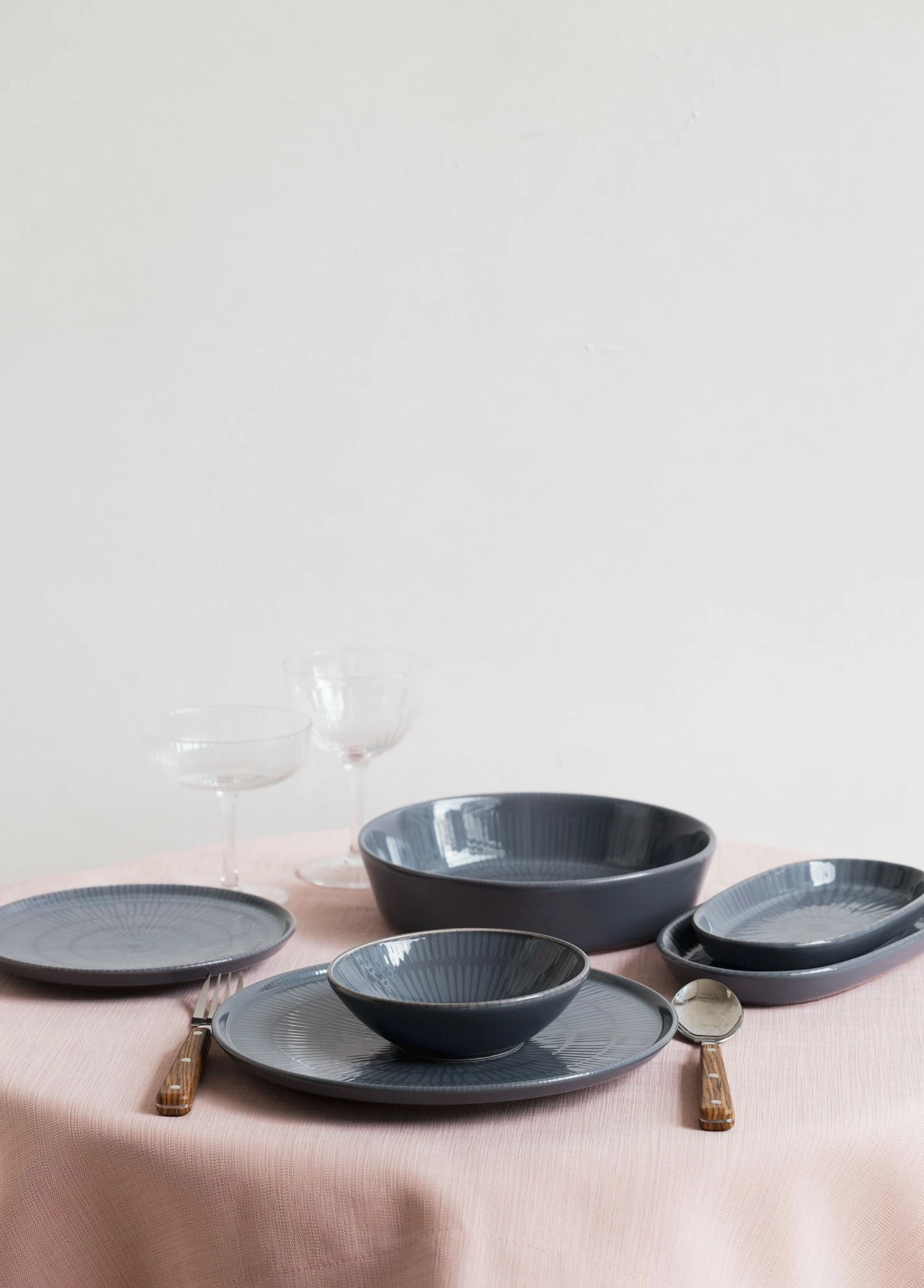 Pjatë shërbimi Hermia, gri, NON0005, 30x30x1 cm