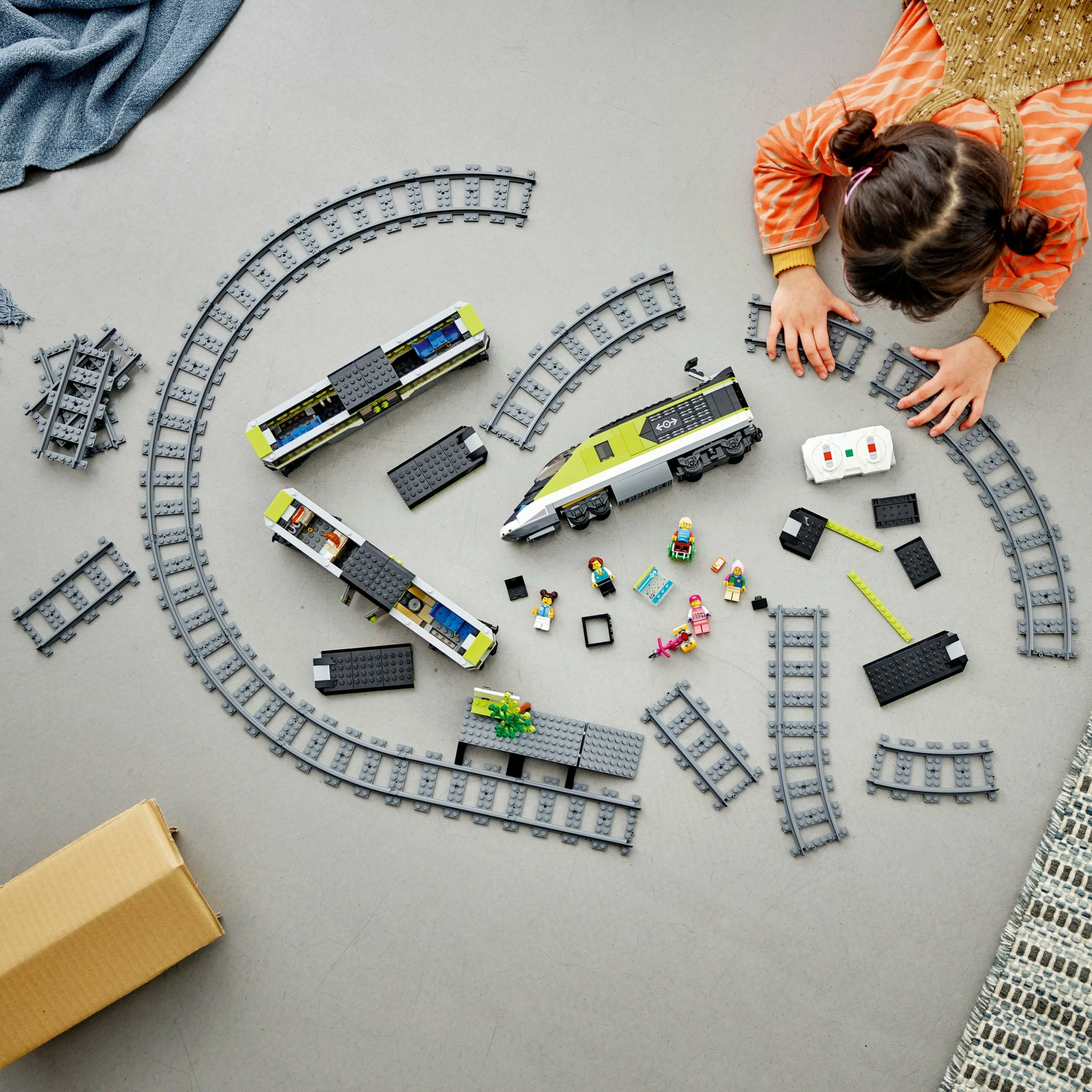 Set ndërtimi LEGO City Express Passenger Train, 7 vjeç e lart, plastik, 764 pjesë, shumëngjyrësh