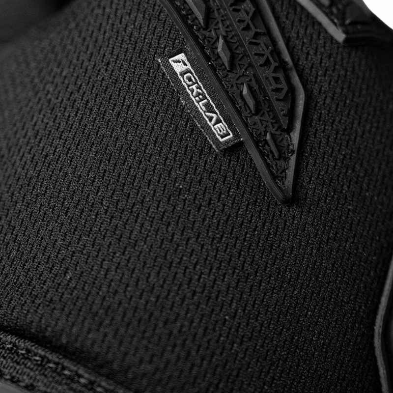 Dorëza për portier Reusch, të zeza