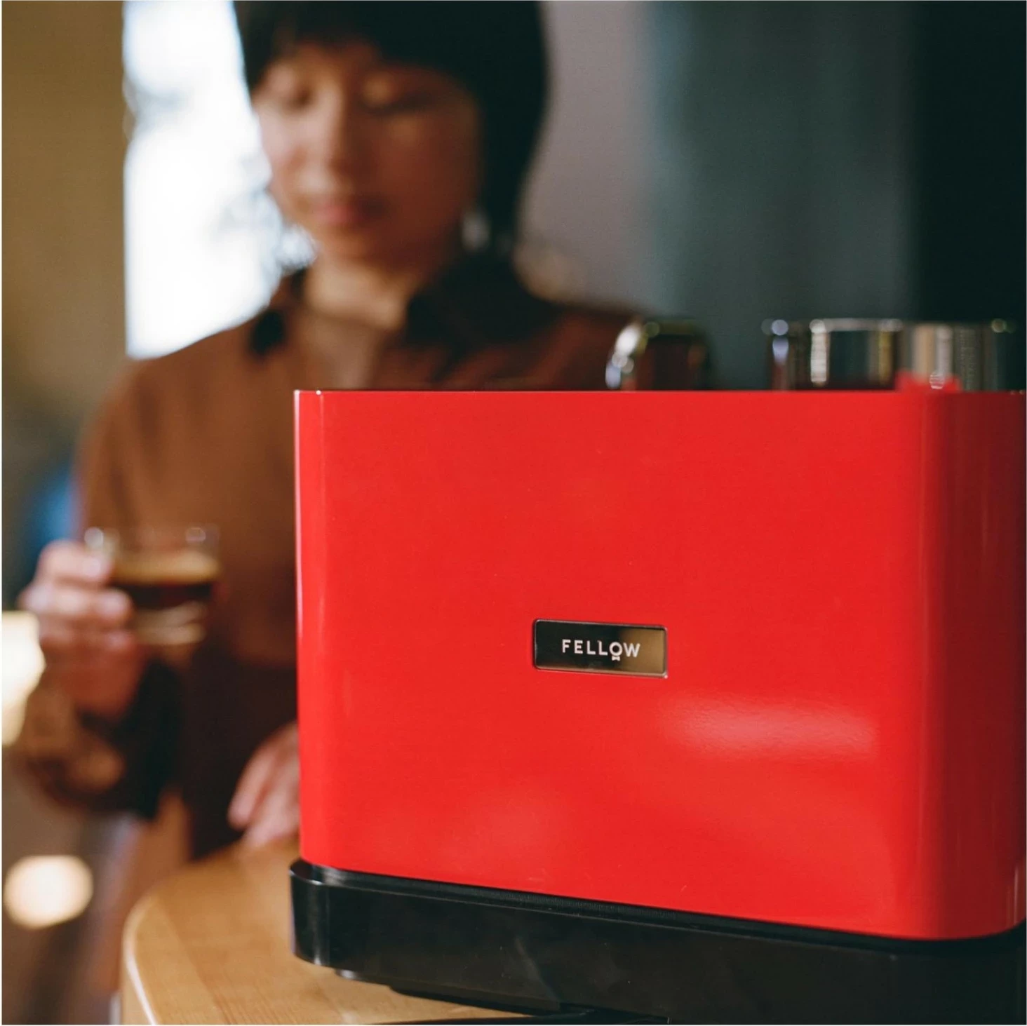 Aparat espresso Fellow Series 1, Wi‑Fi, ekran LCD, për kafe të bluar, i kuq