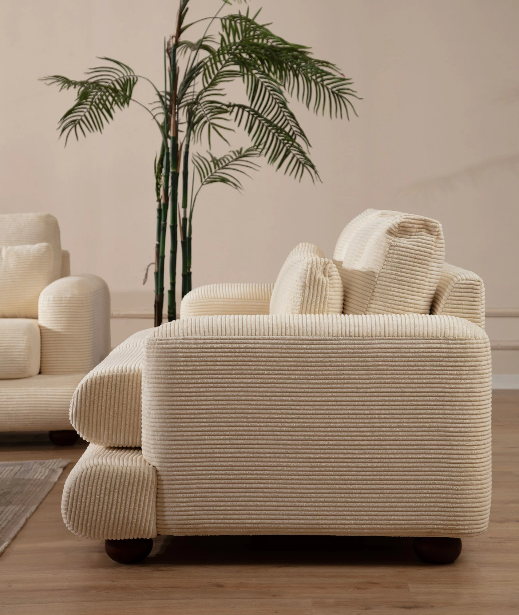 Divan treshe Atelier del Sofa, River, bezhë
