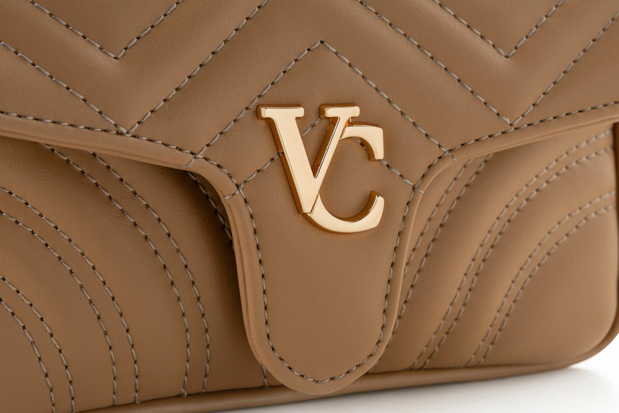 Çantë shpatulle Vince Camuto, Lucca, ngjyrë deve