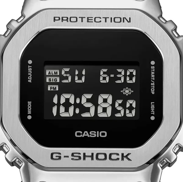 Orë dore G-SHOCK GM-5600U-1, e argjendtë/zezë