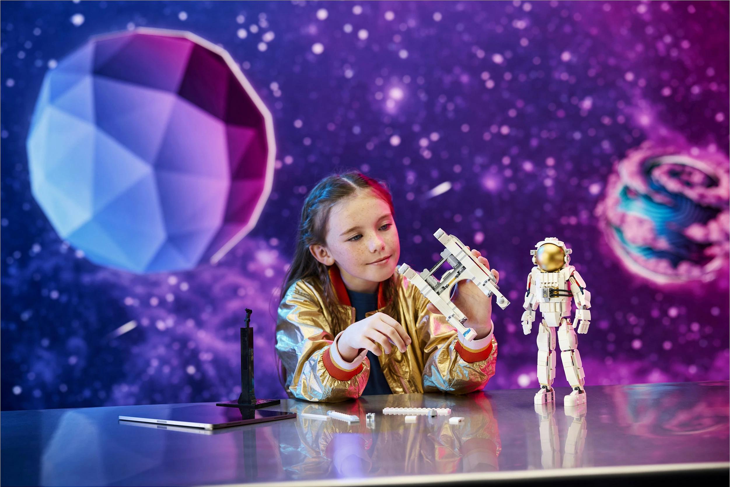Set ndërtimi LEGO Creator 3in1 Space Astronaut 31152, 647 pjesë, multikolor