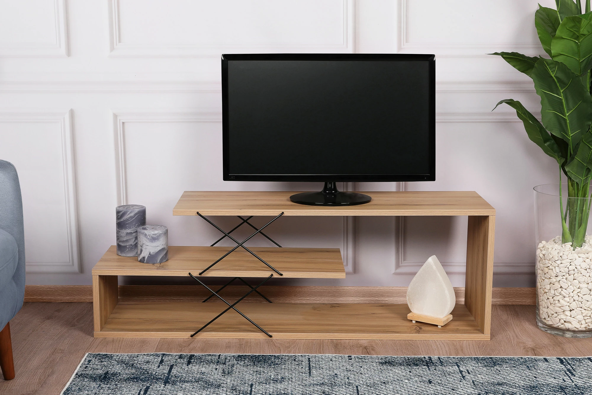 Komodë TV Hanah Home, dizajn zigzag, ngjyrë lisi
