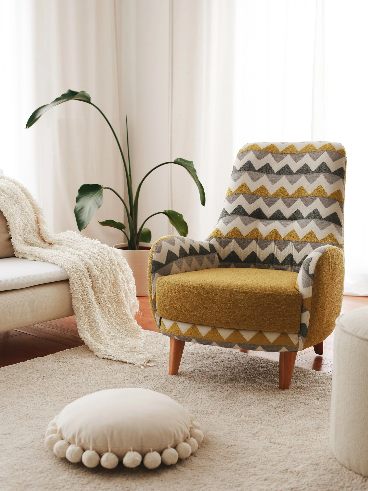 Karrige Wing Atelier del Sofa, model Zikzak, ngjyrë e verdhë