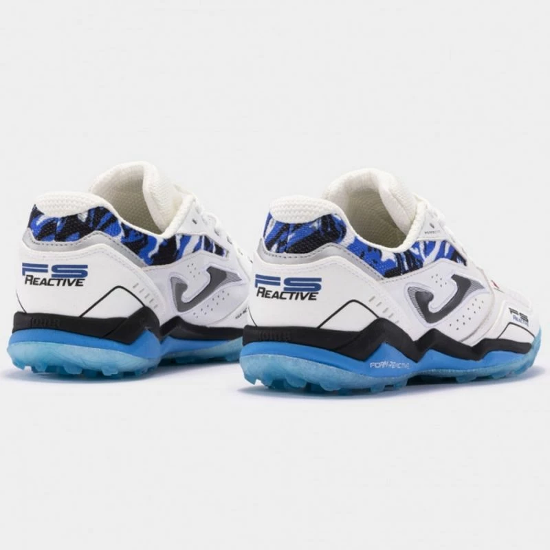 Atlete futbolli Joma për meshkuj dhe femra