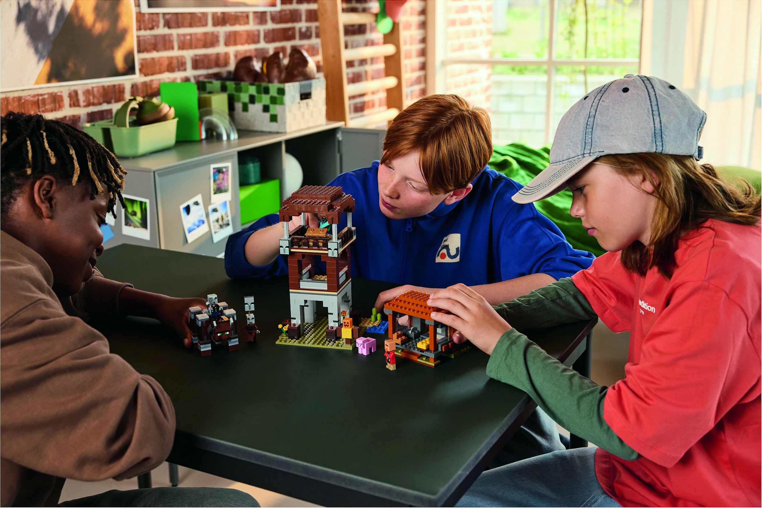 Set ndërtimi LEGO Minecraft The Pillager Outpost and Ravager 21278, 665 copë, shumëngjyrësh