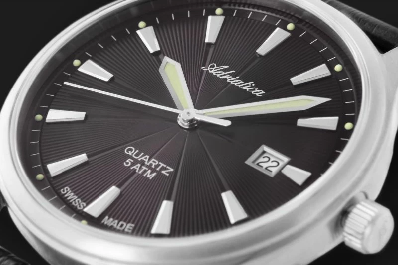 Orë dore për meshkuj Adriatica, e zezë