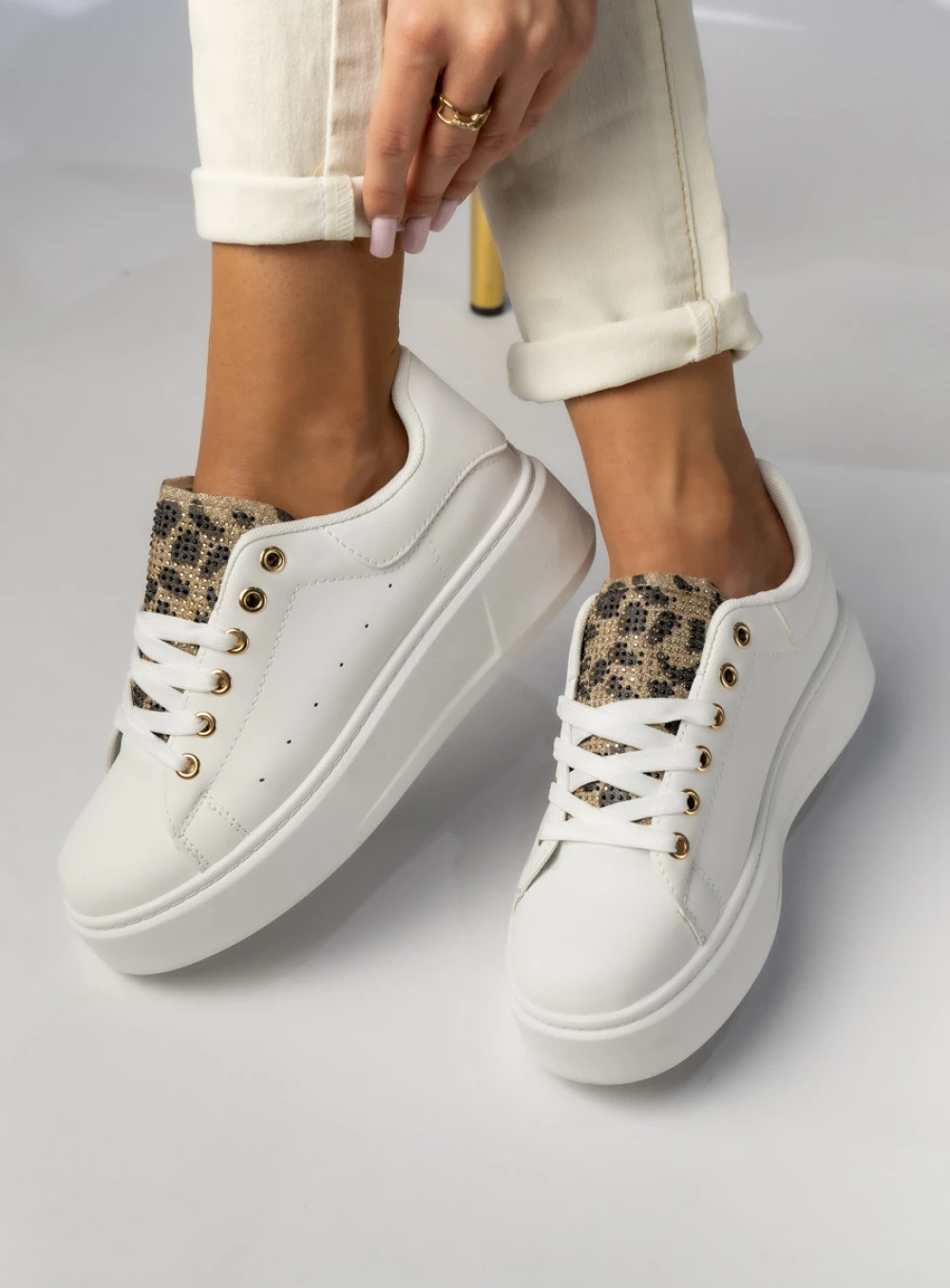 Atlete Inello model 210583j, të bardha [Madhësia: 38]
