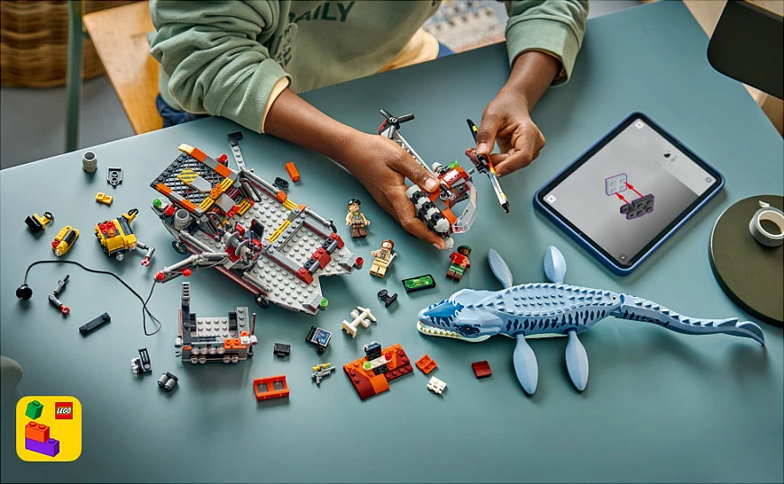 Set LEGO Jurassic World 77983 Mosasaurus Boat Attack, 703 copë