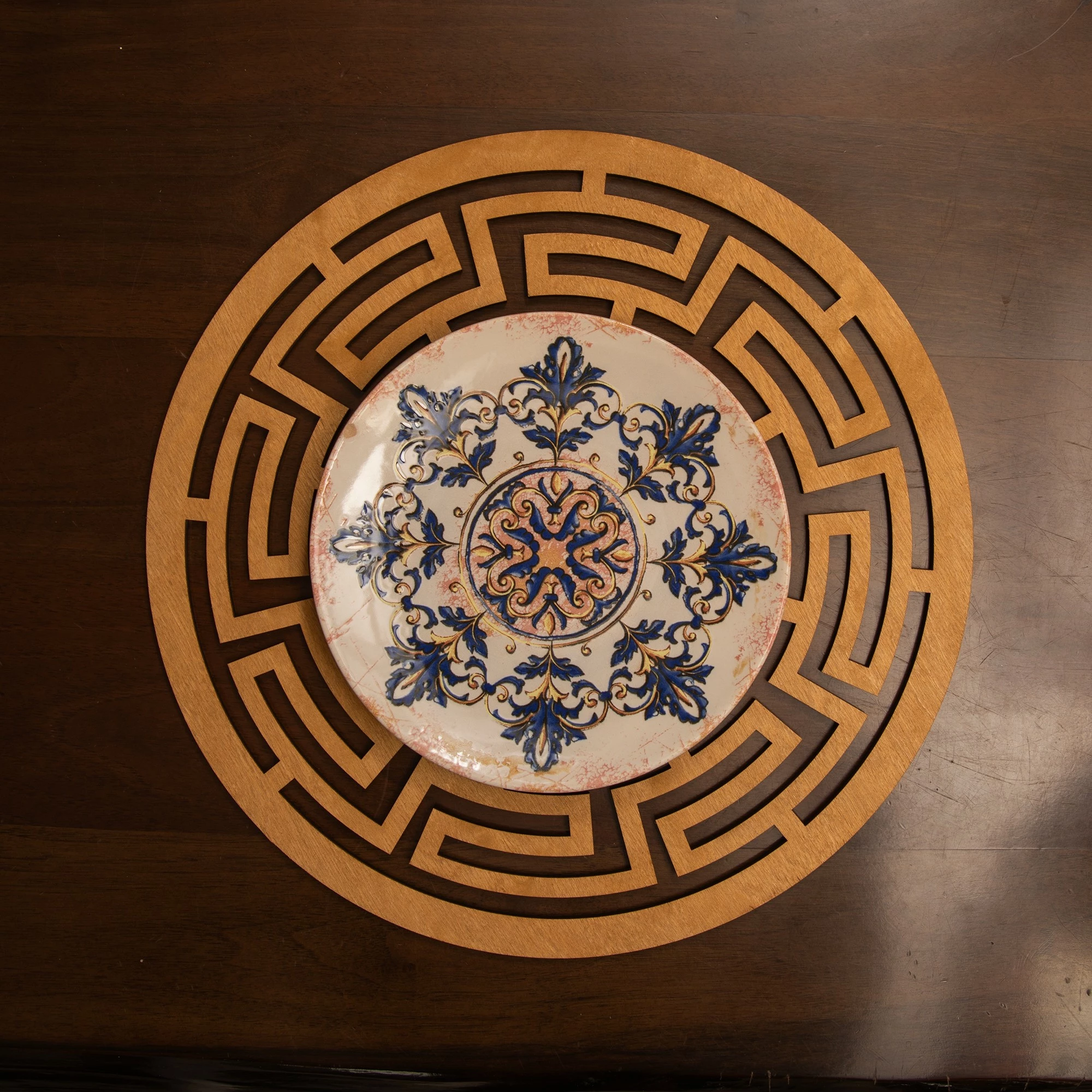 Set nënshimesh druri për tavolinë (4 copë), Hermia, Labirint, ngjyrë mjaltë