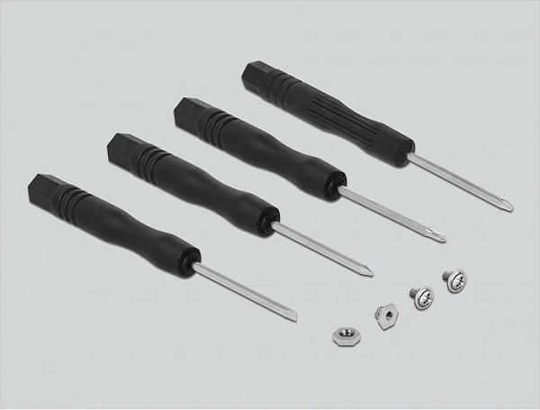 Adapter DeLOCK konvertues SSD MacBook Pro në M.2 NVMe, i brendshëm, i zi