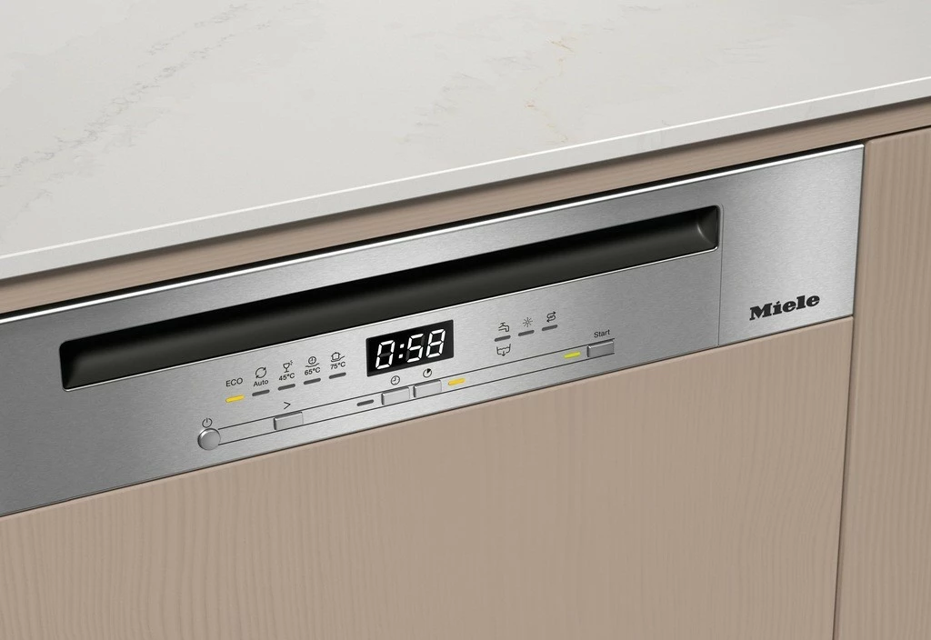 Lavastovilje gjysmë e integrueshme Miele G 5811 SCi Active Plus, 14 vendosje, inox CleanSteel