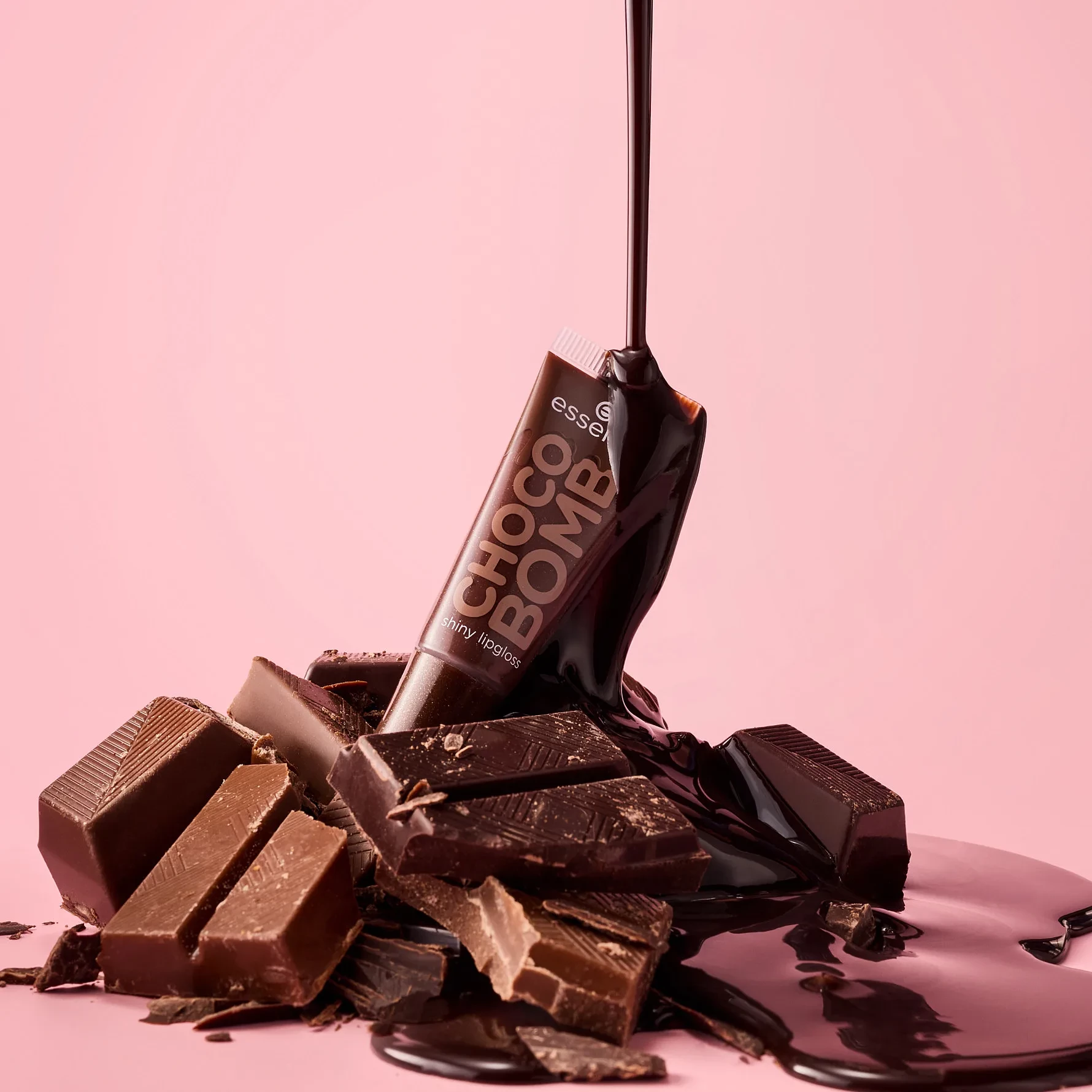 Essence Choco Bomb Shiny Lipgloss - 01 Chocoholic