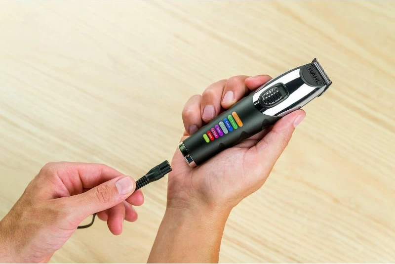 Trimer mjekre Wahl Color Trim 09893.0443, i zi