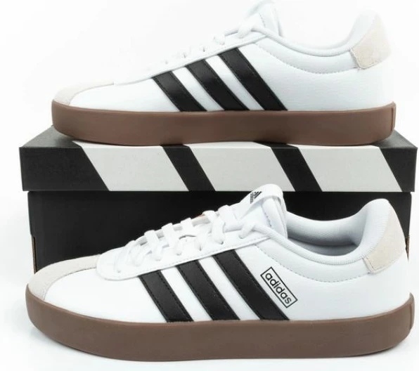 Këpucë për femra adidas, të bardha