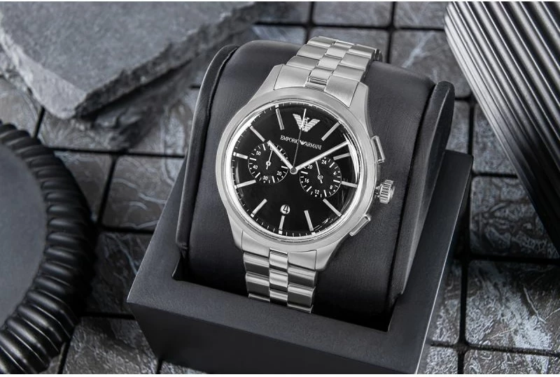 Orë dore meshkuj Emporio Armani Dario AR11691, e zezë/argjendtë, me kuti