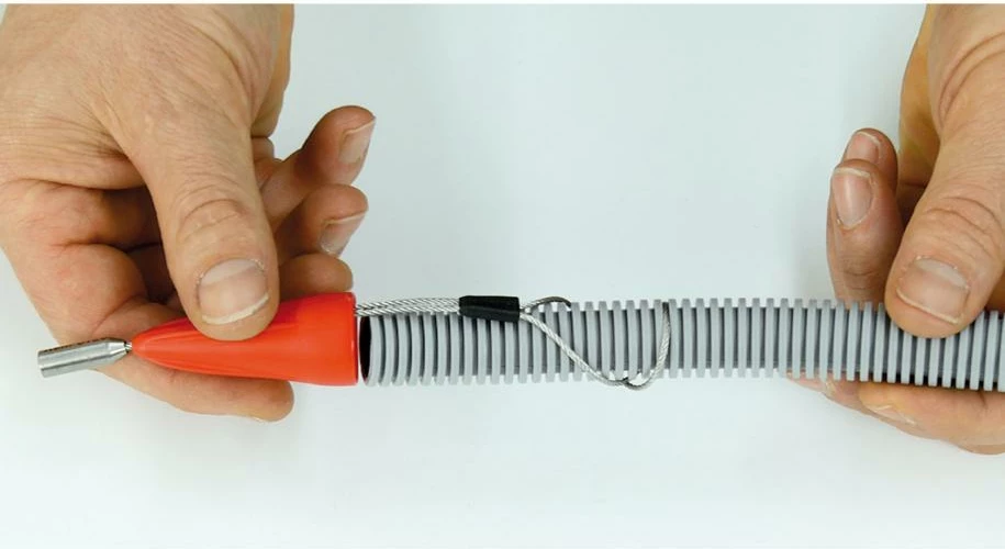 Cable pulling loop with hook