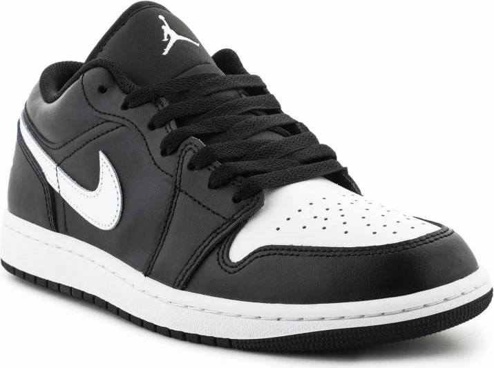 Atlete për meshkuj Nike Jordan, të bardha e të zeza