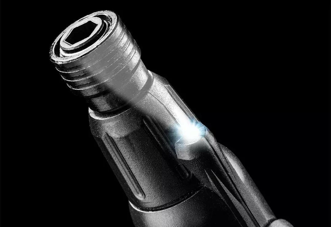 Vidëkthyes me bateri Neo 04-200, 3.6V Li-Ion 800mAh, micro-USB, 42 bita, zi/portokalli, set në kuti