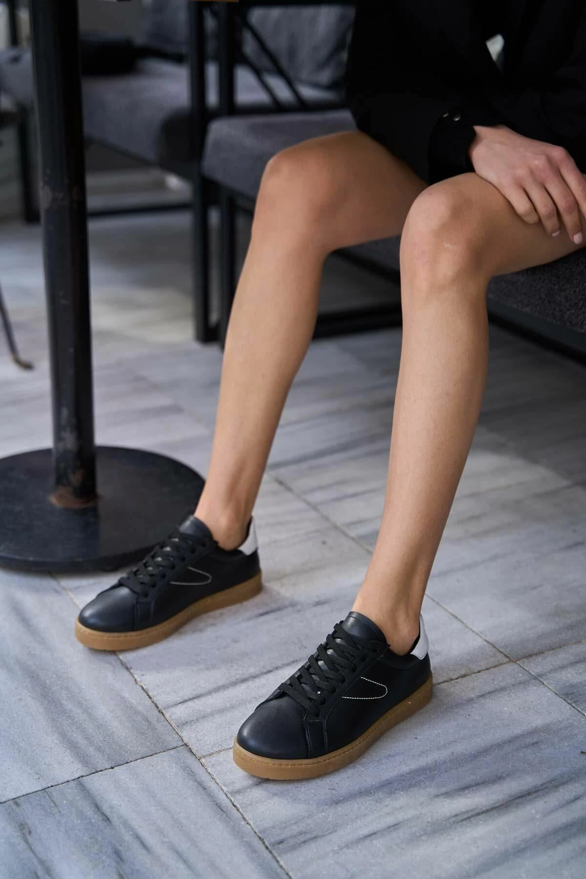 Këpucë për gra Jumeon, MK1340424SR20-001, të zeza dhe të bardha