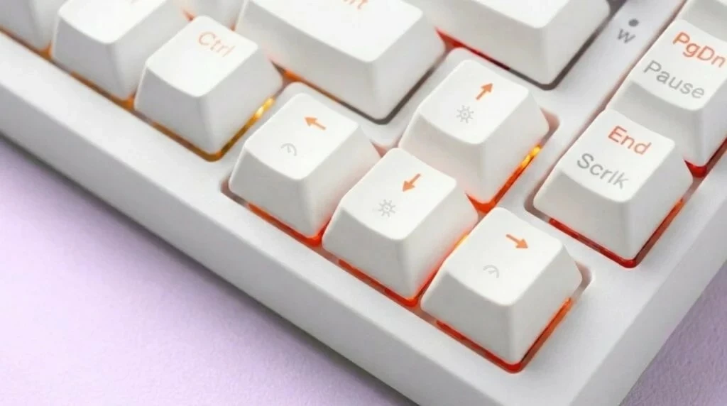 Tastierë mekanike Savio Astral, 75%, Outemu White Jade, RGB, USB-C, e bardhë