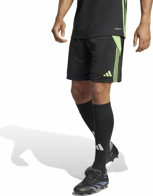 Shorce për meshkuj adidas, të zeza dhe të gjelbra [Madhësia: M]