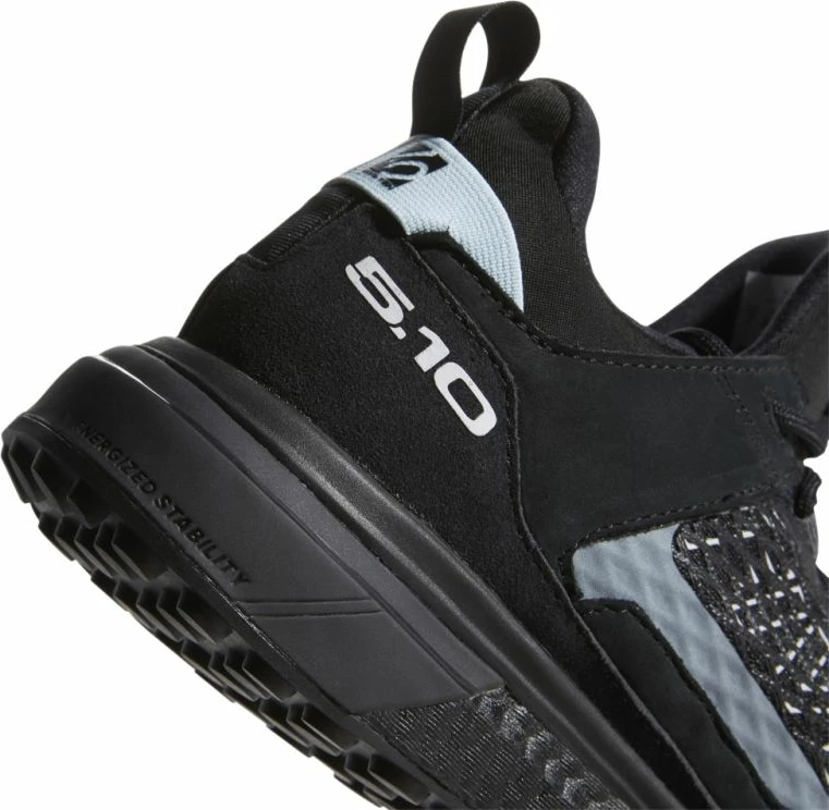 Këpucë femra adidas [Madhësia: 38]