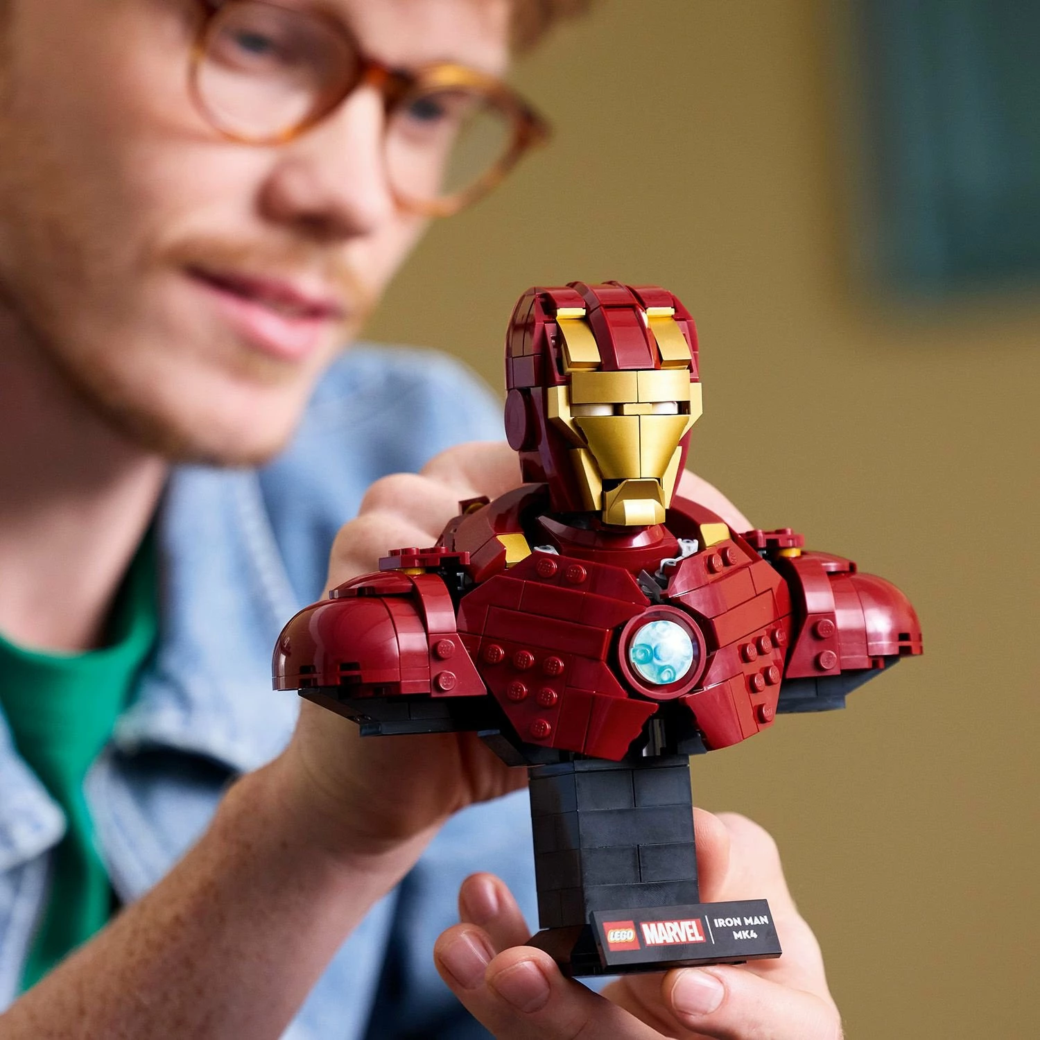 Set LEGO LEGO Marvel Bust of Iron Man MK4 76327, 436 pjesë, kuqe/ari