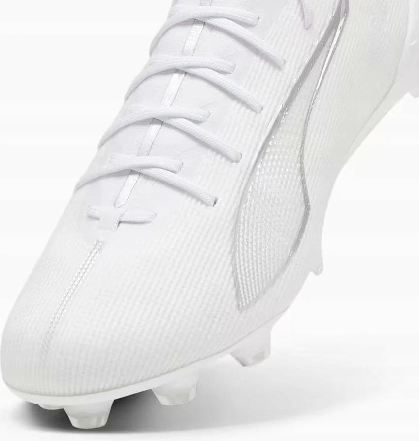 Këpucë futbolli Puma Ultra 5 Ultimate FG 107683-04, nr.43, sintetike, me lidhëse, për terren të butë/turf, të bardha