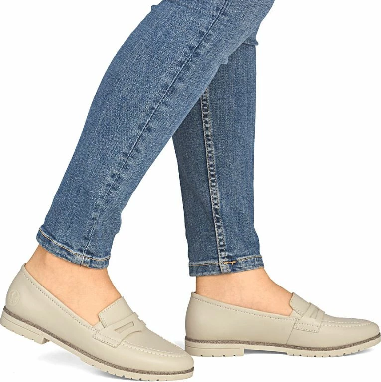 Këpucë lëkure për femra Rieker, bezhë