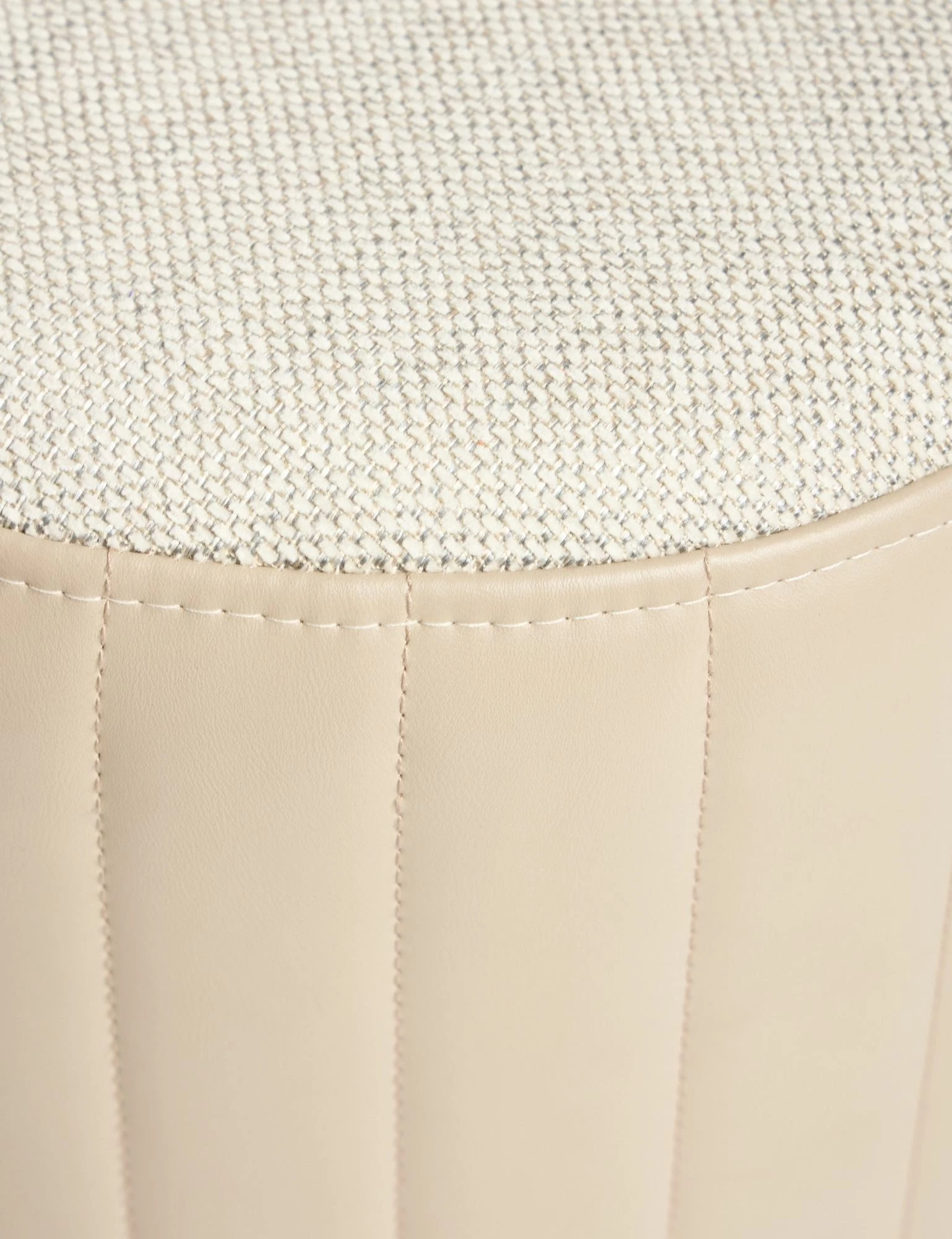 Tufet Nordica, Atelier del Sofa, ngjyrë bezhë