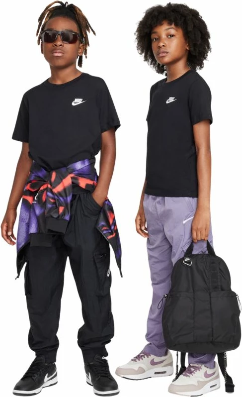 Maicë fëmijësh Nike Sportswear FZ5177 010, e zezë [Madhësia: S]