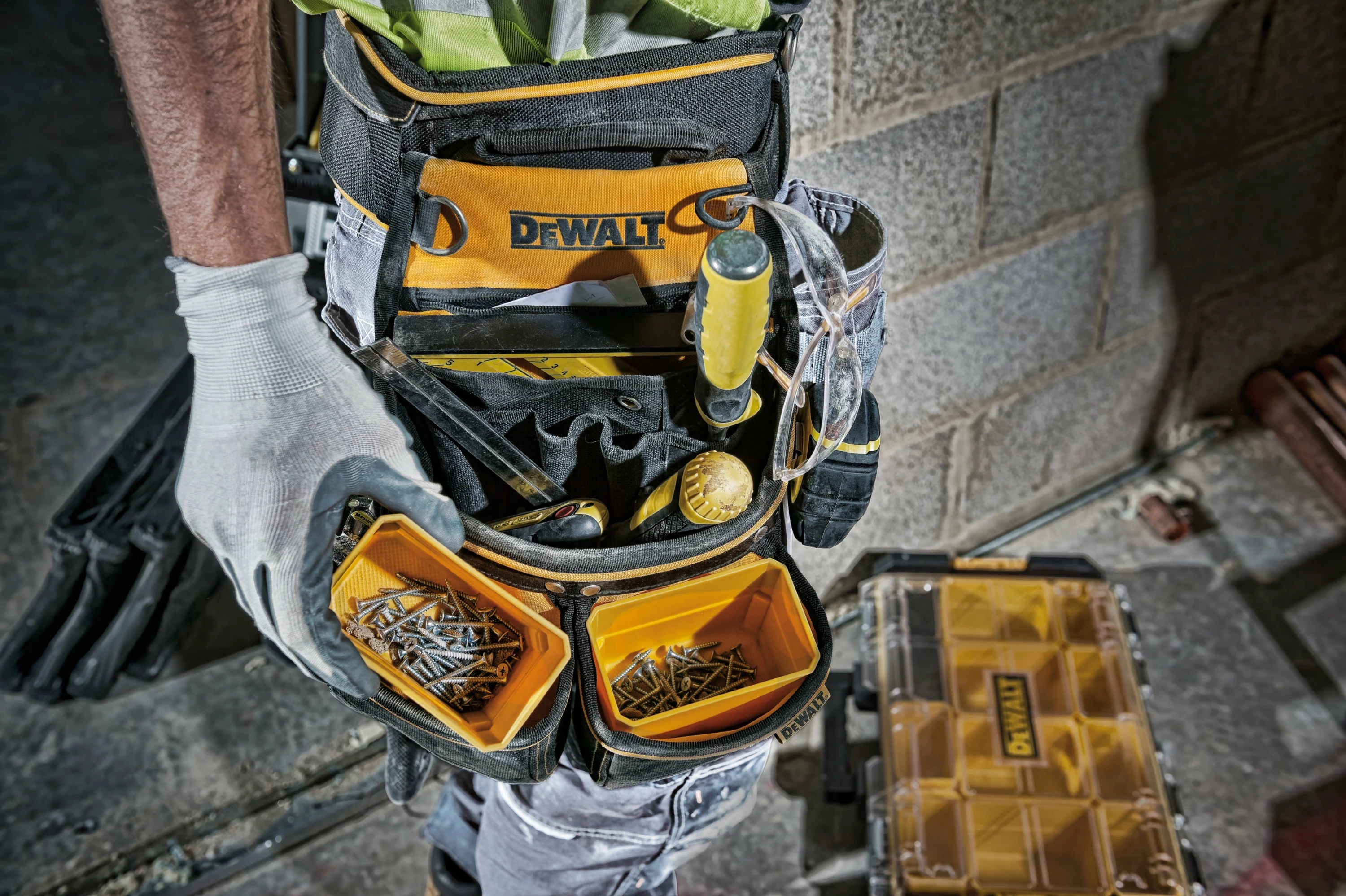 Mbajtës shpatulle për çekiç dhe gozhda DeWalt DWST40101-1 / DWST1-75650 verdhë/zi