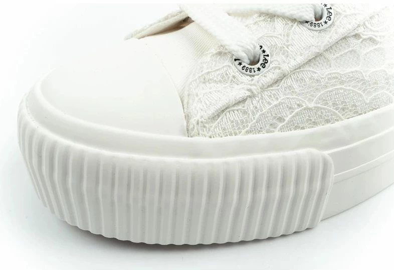 Atlete femra Lee Isla, të bardha, platformë